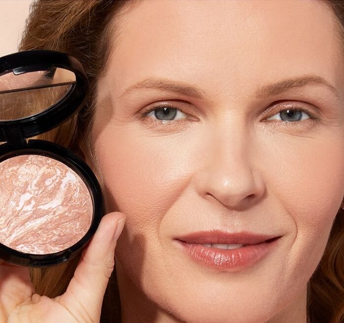 Using the Right Amount of Foundation : Laura Geller Foundation